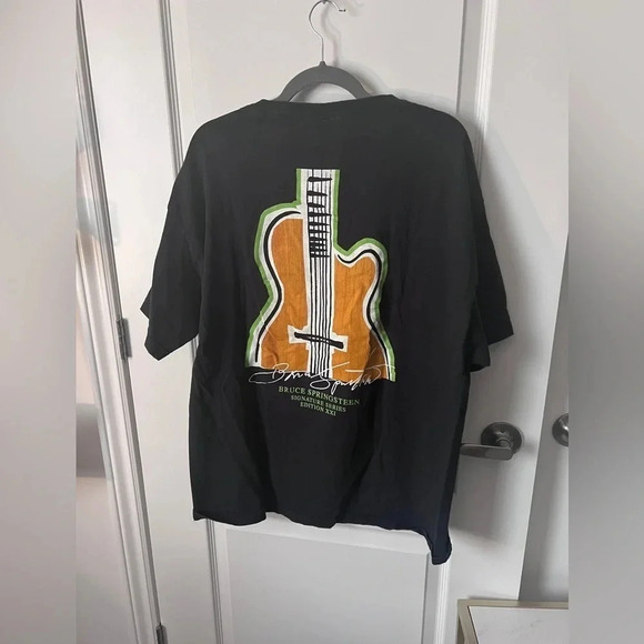 Vintage | Hard Rock Cafe | Bruce Springsteen Signature Series  T-Shirt | Size XL - Picture 2 of 9